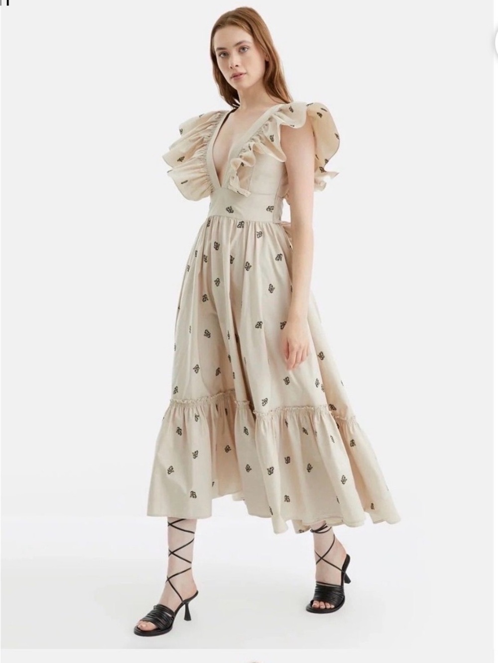 Lug Von Siga x Nocturne
Embroidered Ruffle Midi Dress